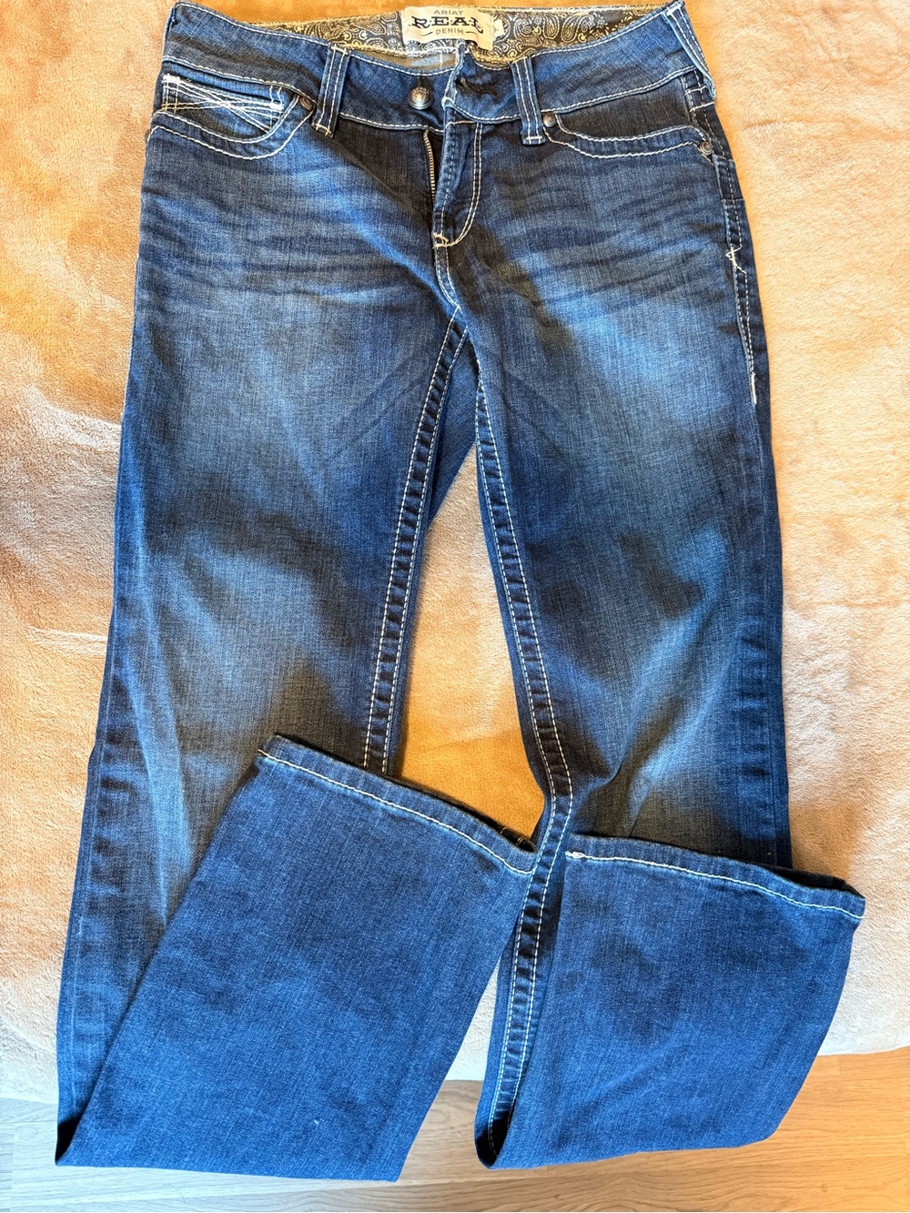 Ariat Women's Mid-Rise Straight Jeans in Dark Blue Wash